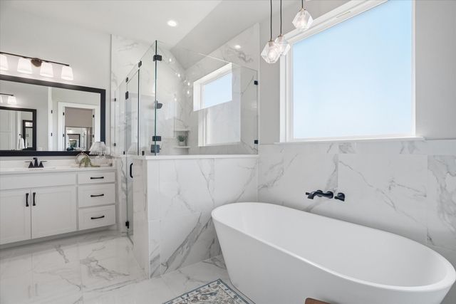 561 Royal Santana, Weatherford, TX 76087