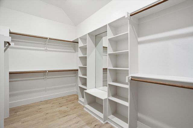 561 Royal Santana, Weatherford, TX 76087