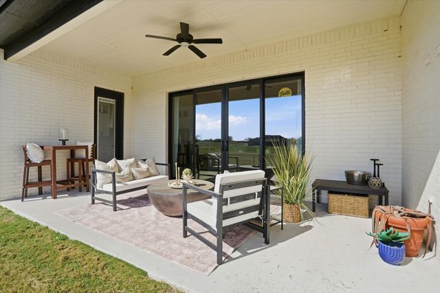 561 Royal Santana, Weatherford, TX 76087