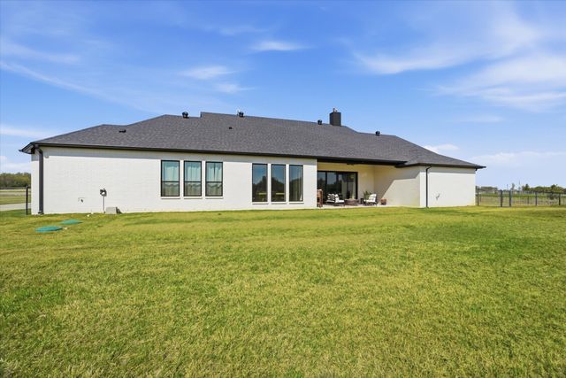 561 Royal Santana, Weatherford, TX 76087