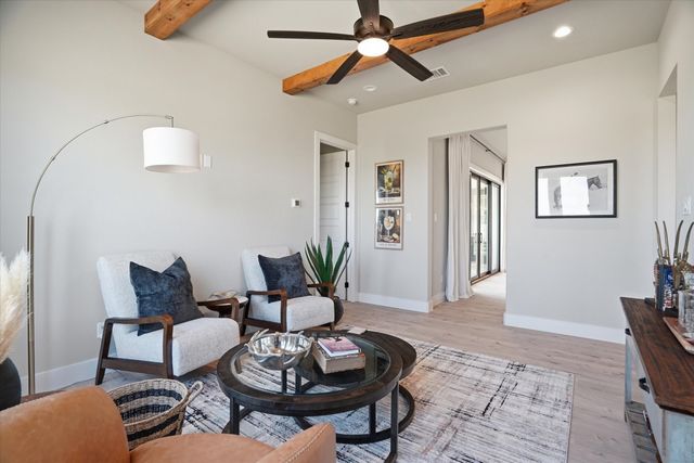 561 Royal Santana, Weatherford, TX 76087