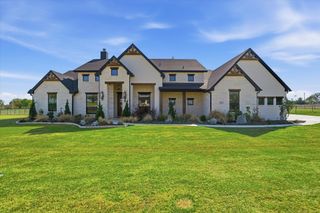 561 Royal Santana, Weatherford, TX 76087