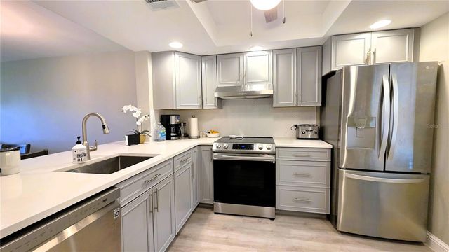 1450 HEATHER RIDGE BOULEVARD 201, Dunedin, FL 34698