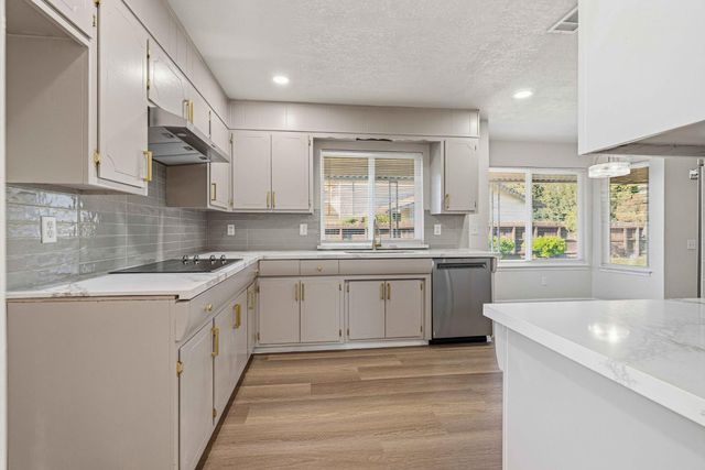 2227 Stanfield Dr, Stockton, CA 95209