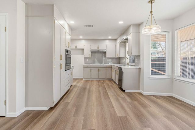 2227 Stanfield Dr, Stockton, CA 95209