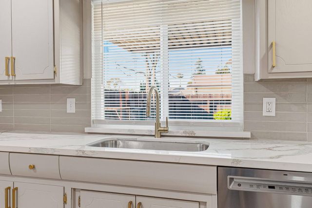 2227 Stanfield Dr, Stockton, CA 95209