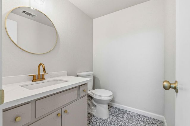 2227 Stanfield Dr, Stockton, CA 95209