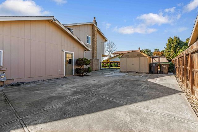 2227 Stanfield Dr, Stockton, CA 95209