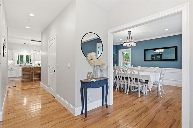 18 Pine St, Belchertown, MA 01007