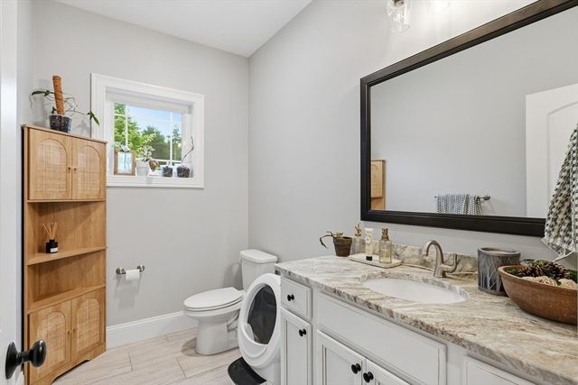 18 Pine St, Belchertown, MA 01007