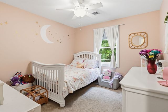 18 Pine St, Belchertown, MA 01007