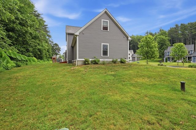 18 Pine St, Belchertown, MA 01007