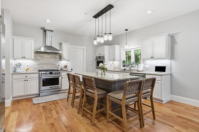 18 Pine St, Belchertown, MA 01007