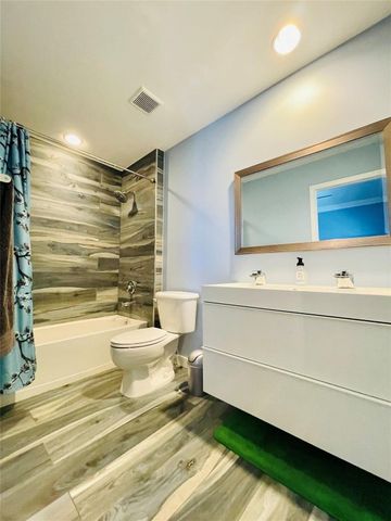 621 SW 1st Avenue 621, Pompano Beach, FL 33060