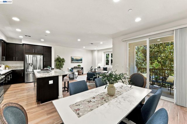 1565 McCandless Dr, Milpitas, CA 95035