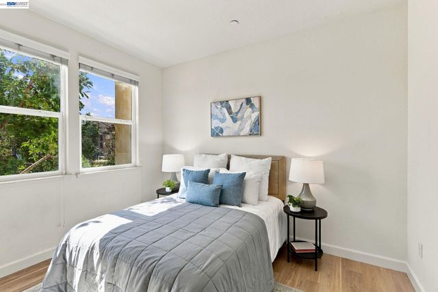 1565 McCandless Dr, Milpitas, CA 95035