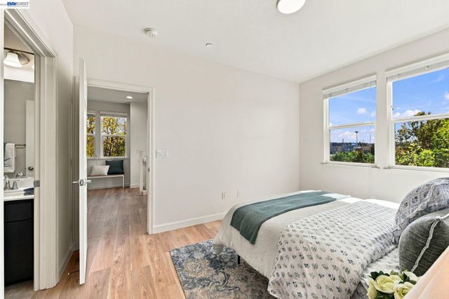 1565 McCandless Dr, Milpitas, CA 95035