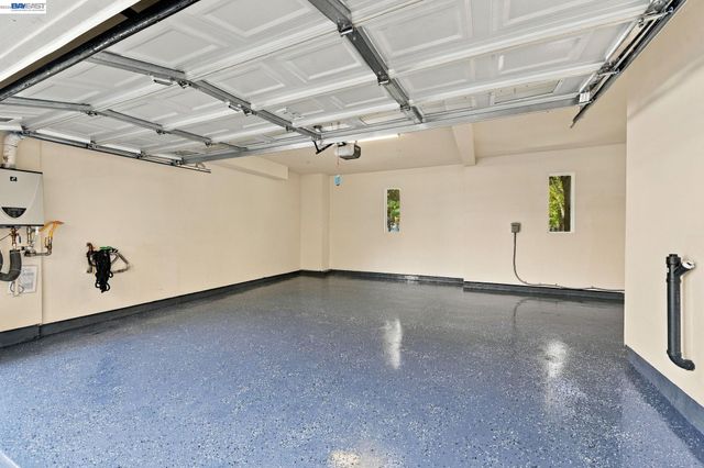 1565 McCandless Dr, Milpitas, CA 95035