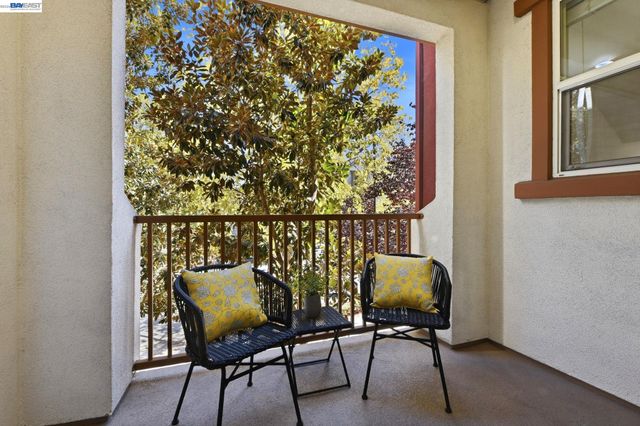 1565 McCandless Dr, Milpitas, CA 95035