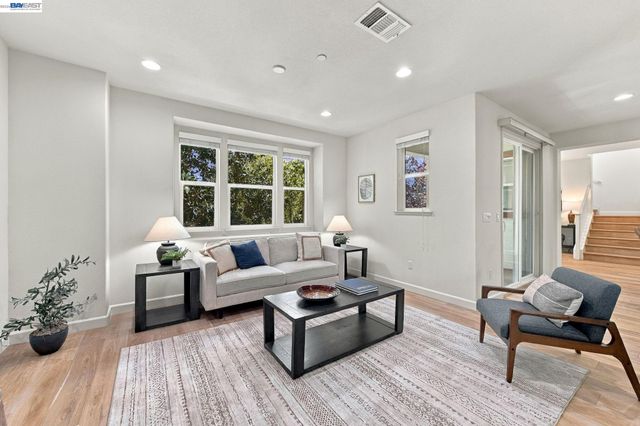 1565 McCandless Dr, Milpitas, CA 95035