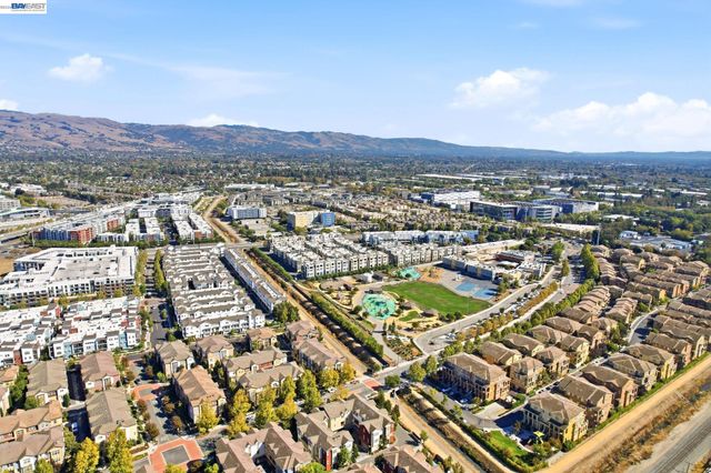1565 McCandless Dr, Milpitas, CA 95035