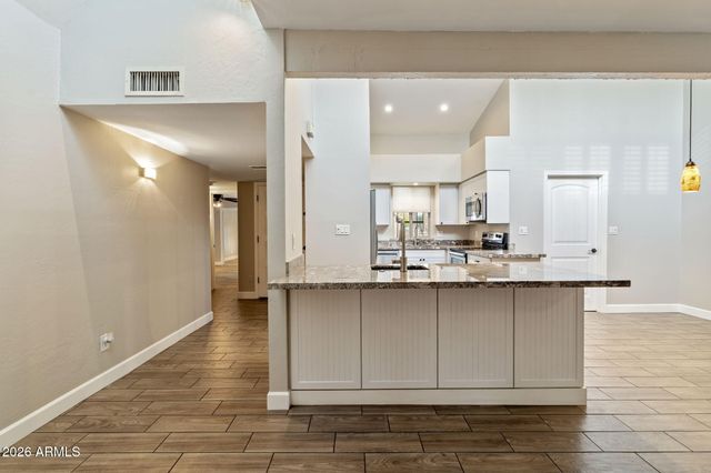 7840 N 7TH Street 1, Phoenix, AZ 85020