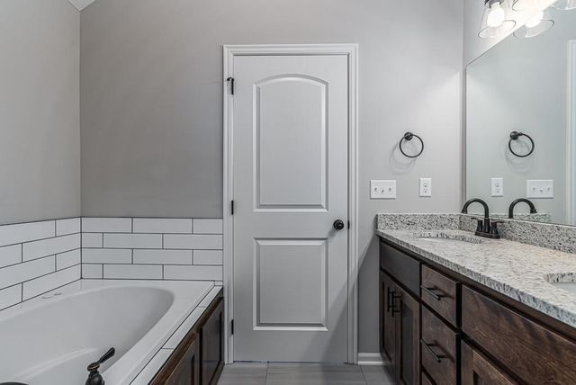 15580 Sheridan Court, Basehor, KS 66007