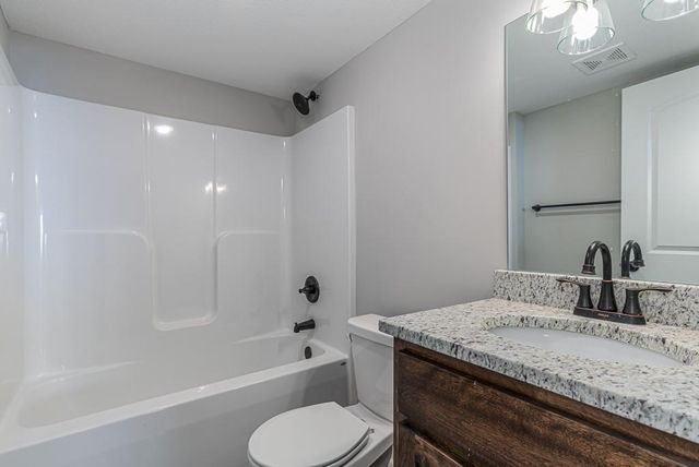 15580 Sheridan Court, Basehor, KS 66007