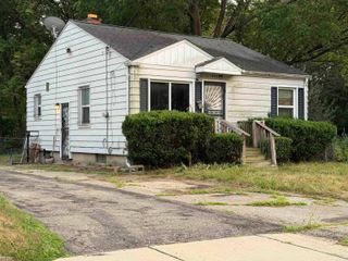 305 W Eldridge Avenue, Flint, MI 48505
