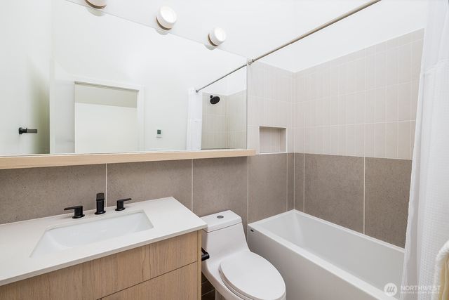 12056 20th Avenue NE, Seattle, WA 98125