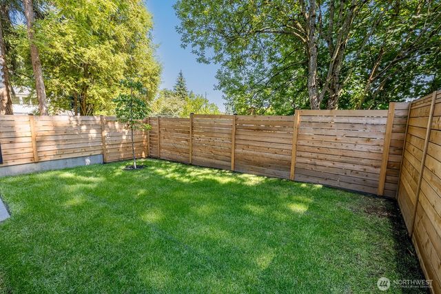 12056 20th Avenue NE, Seattle, WA 98125