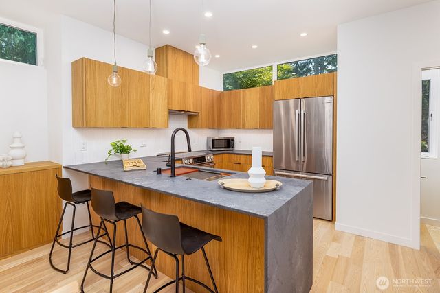 12056 20th Avenue NE, Seattle, WA 98125