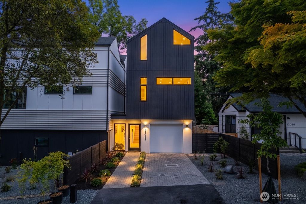 12056 20th Avenue NE, Seattle, WA 98125