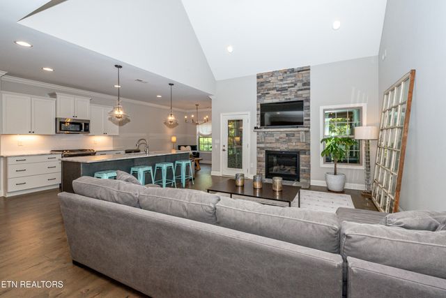 1001 Westland Creek Blvd, Knoxville, TN 37923