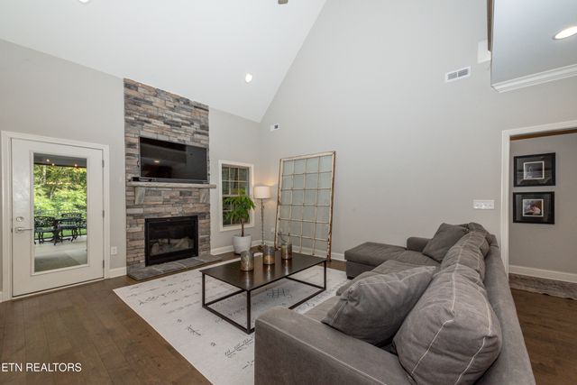 1001 Westland Creek Blvd, Knoxville, TN 37923