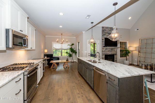 1001 Westland Creek Blvd, Knoxville, TN 37923