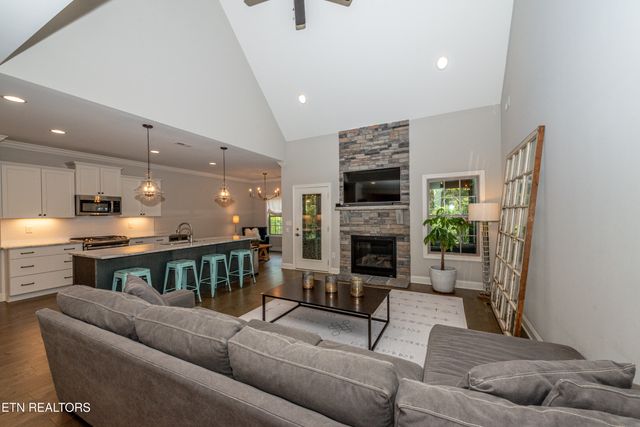 1001 Westland Creek Blvd, Knoxville, TN 37923