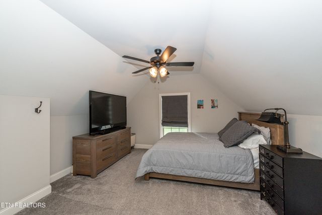 1001 Westland Creek Blvd, Knoxville, TN 37923