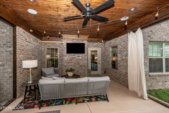 1001 Westland Creek Blvd, Knoxville, TN 37923