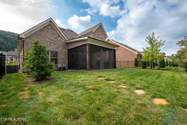 1001 Westland Creek Blvd, Knoxville, TN 37923