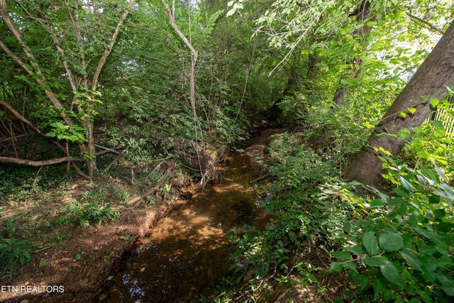 1001 Westland Creek Blvd, Knoxville, TN 37923