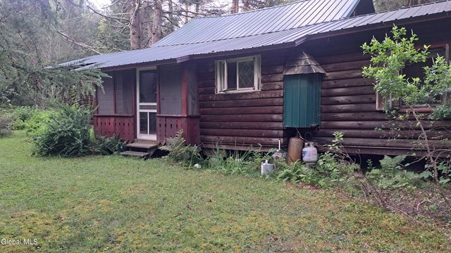 21 Longview Trail, Sand Lake, NY 12153