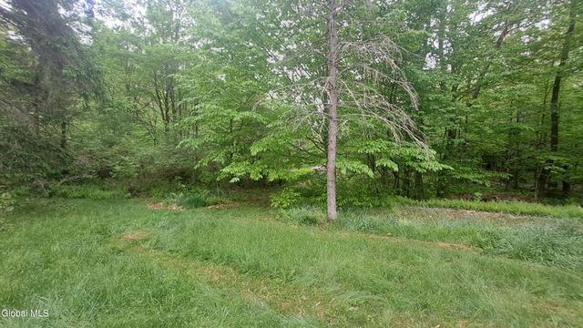 21 Longview Trail, Sand Lake, NY 12153