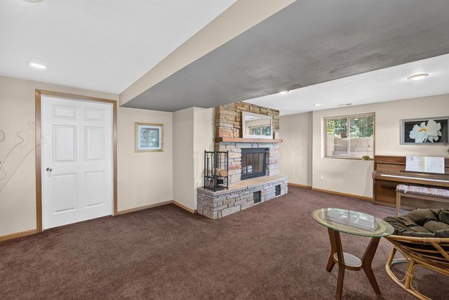 6126 Overlook Drive, Mcfarland, WI 53558