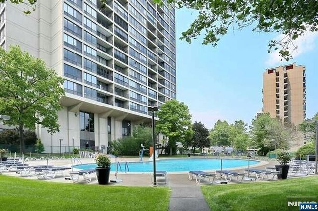 1 Horizon Road 632, Fort Lee, NJ 07024