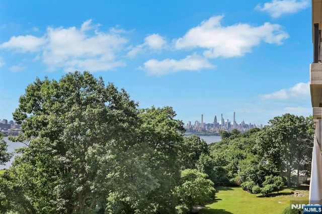 1 Horizon Road 632, Fort Lee, NJ 07024