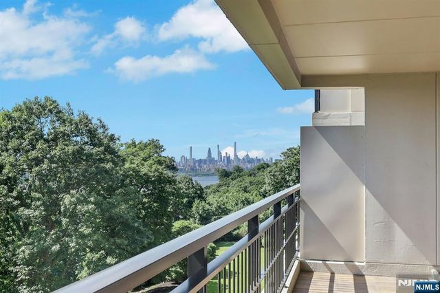 1 Horizon Road 632, Fort Lee, NJ 07024