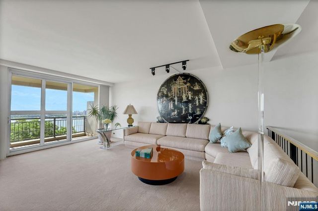1 Horizon Road 632, Fort Lee, NJ 07024
