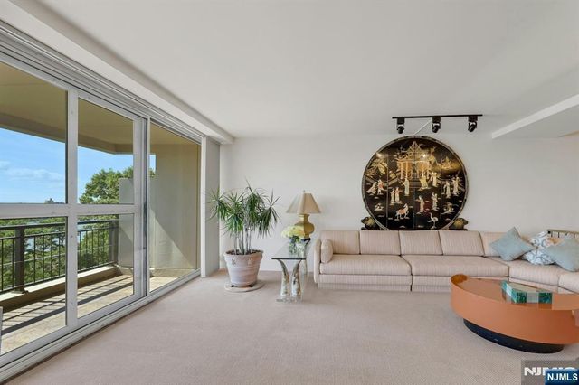 1 Horizon Road 632, Fort Lee, NJ 07024
