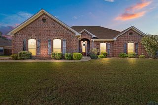 115 Towering Oaks Lane, Longview, TX 75602